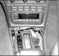 Центральная консоль Mazda 626